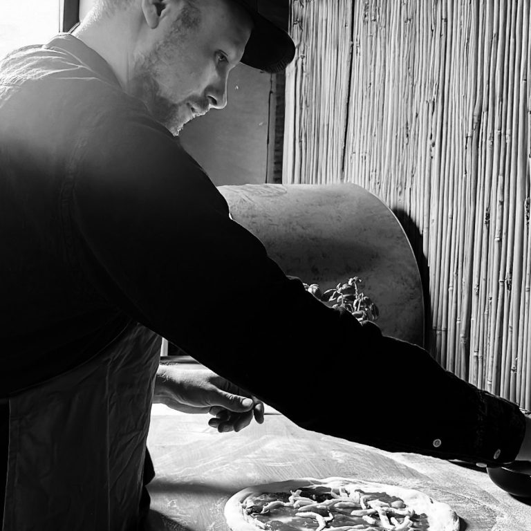 Pizza deeg stretchen